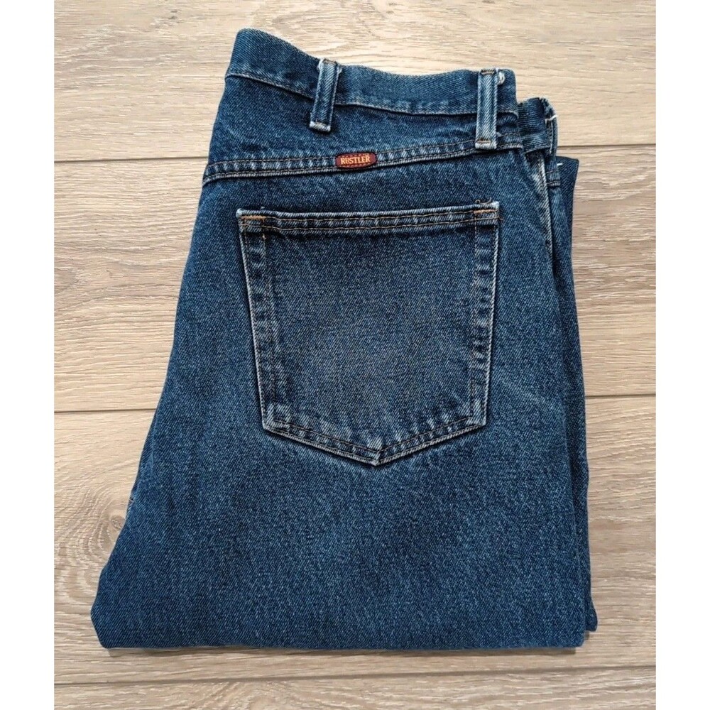 RUSTLER by WRANGLER STRAIGHT BLUE JEANS MEN'S SIZE 35 x 30  MED WASH  EUC